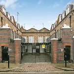 Luxury 2-Bed Gated Home - Next To Paddington Station
