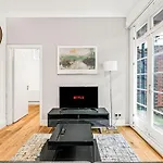 Luxury 2-Bed Gated Home - Next To Paddington Station